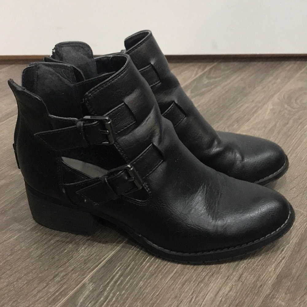 Faux leather black booties